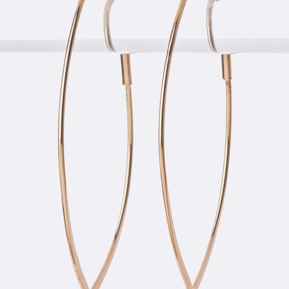 STUNNING Modernist Gold Tone Leaf Shaped Earrings - Picture 2 of 2